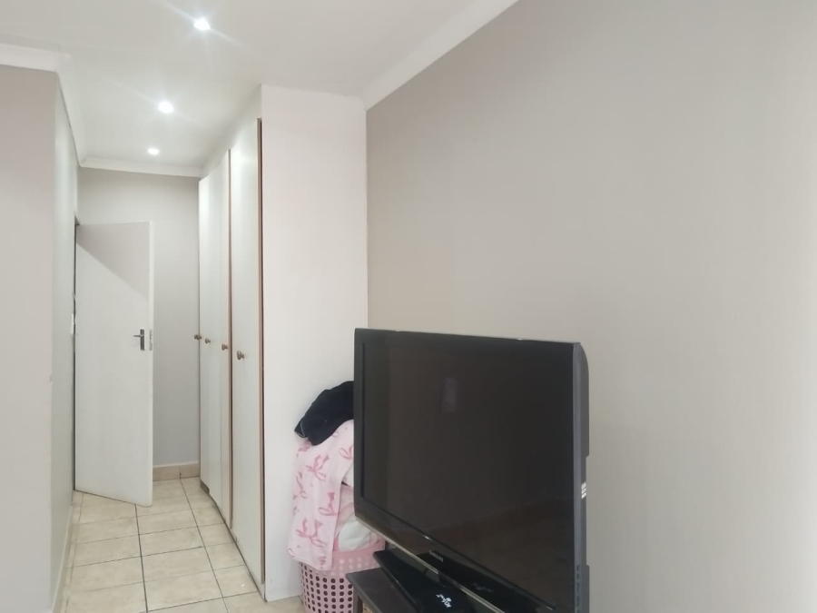 2 Bedroom Property for Sale in Potchefstroom North West